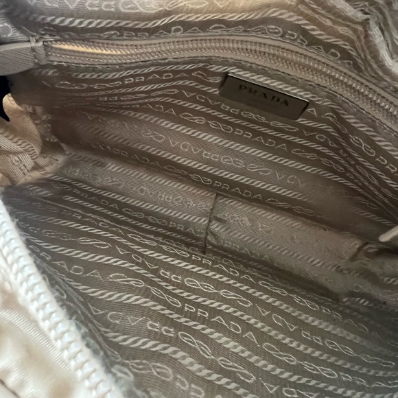 Prada Re-Nylon crossbody messenger bag - w/ receipt + authentication card - Picture 11 of 16